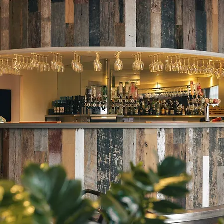 The Hide - Ridgestone