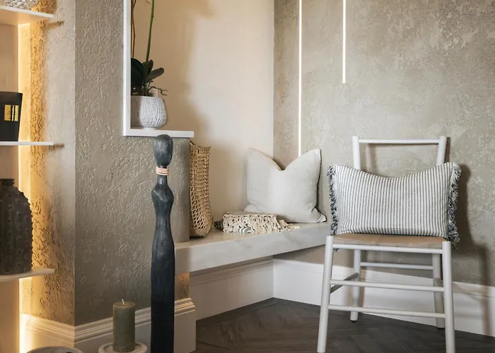 The Hide - Ridgestone *